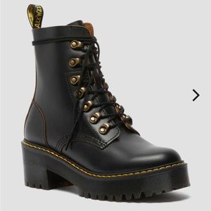 Dr. Martens Leona Boots